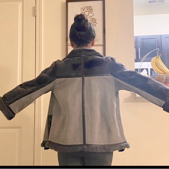 J. Mendel real fur coat petite. Grey/blue - Picture 3 of 3